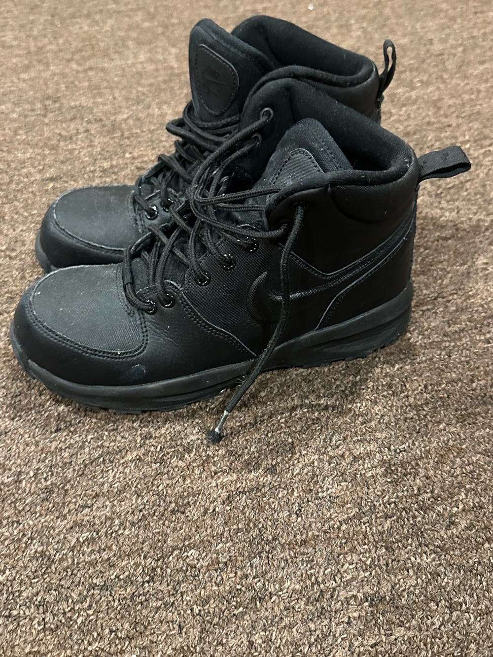 EUC! Big Kid's Sz 5 Nike Manoa LTR Black (BQ5372 001)
